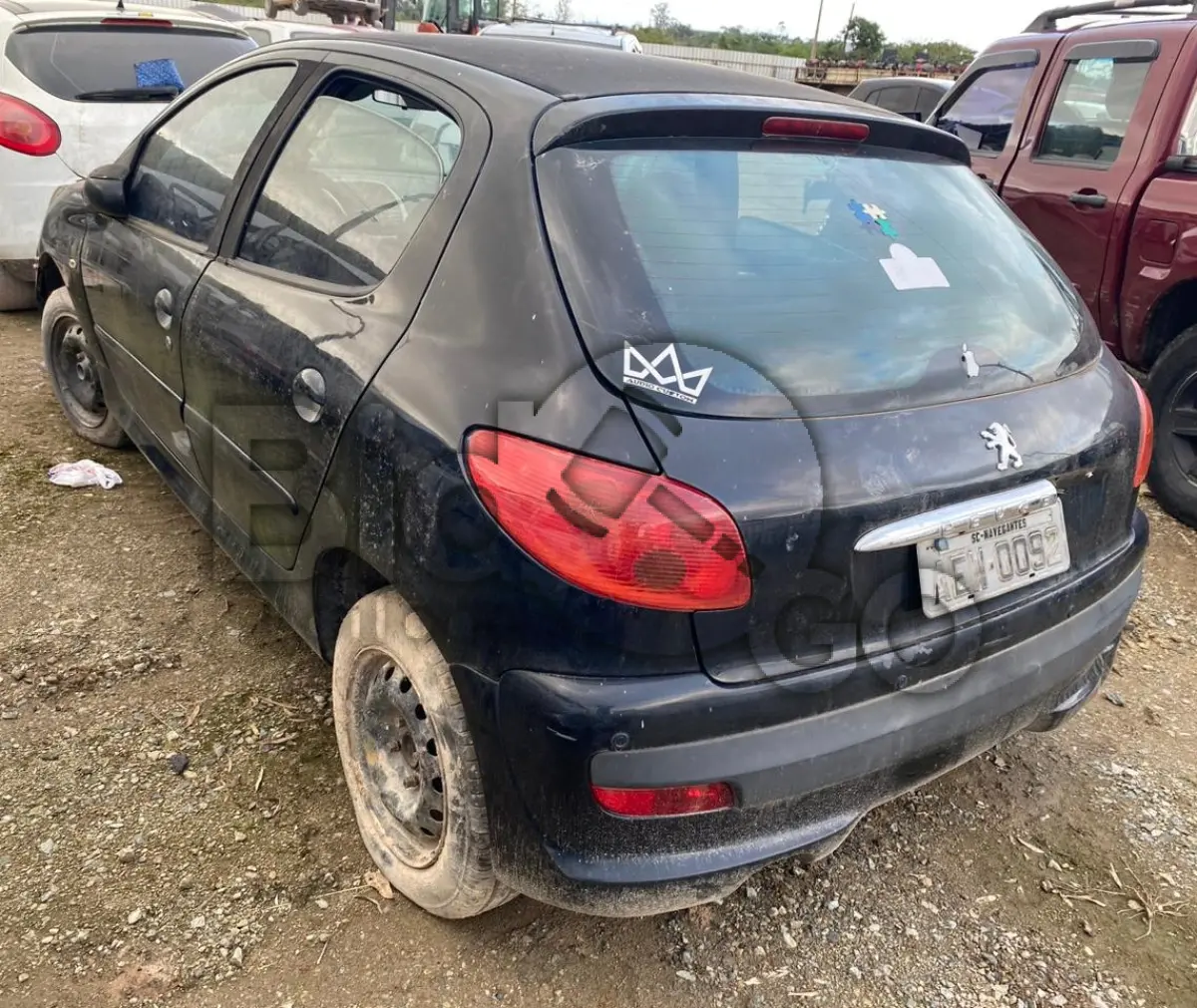 LOTE 003 - Espécie: PASSAGEIRO / Marca: I / Modelo: PEUGEOT 207HB XR / Placa: AEW0092 / UF: SC / Município: Navegantes / Ano fabricação: 2010 / Ano modelo: 2010 / Cor: PRETA / Chassi: 8AD2MKFWXBG021142 / Motor: 10DBSS0099303 / RENAVAM: 233364030