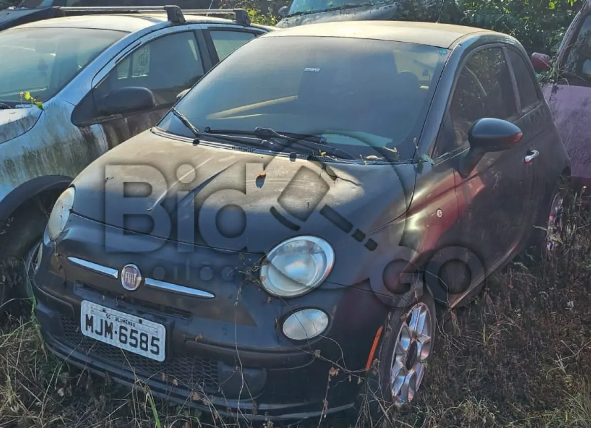 LOTE 013 - Espécie: PASSAGEIRO / Marca: I / Modelo: FIAT 500 CULT DUAL / Placa: MJM6585 / UF: SC / Município: Blumenau / Ano fabricação: 2011 / Ano modelo: 2011 / Cor: PRETA / Chassi: 3C3AFFAR8CT149495 / Motor: 327A0113815097 / RENAVAM: 476256488