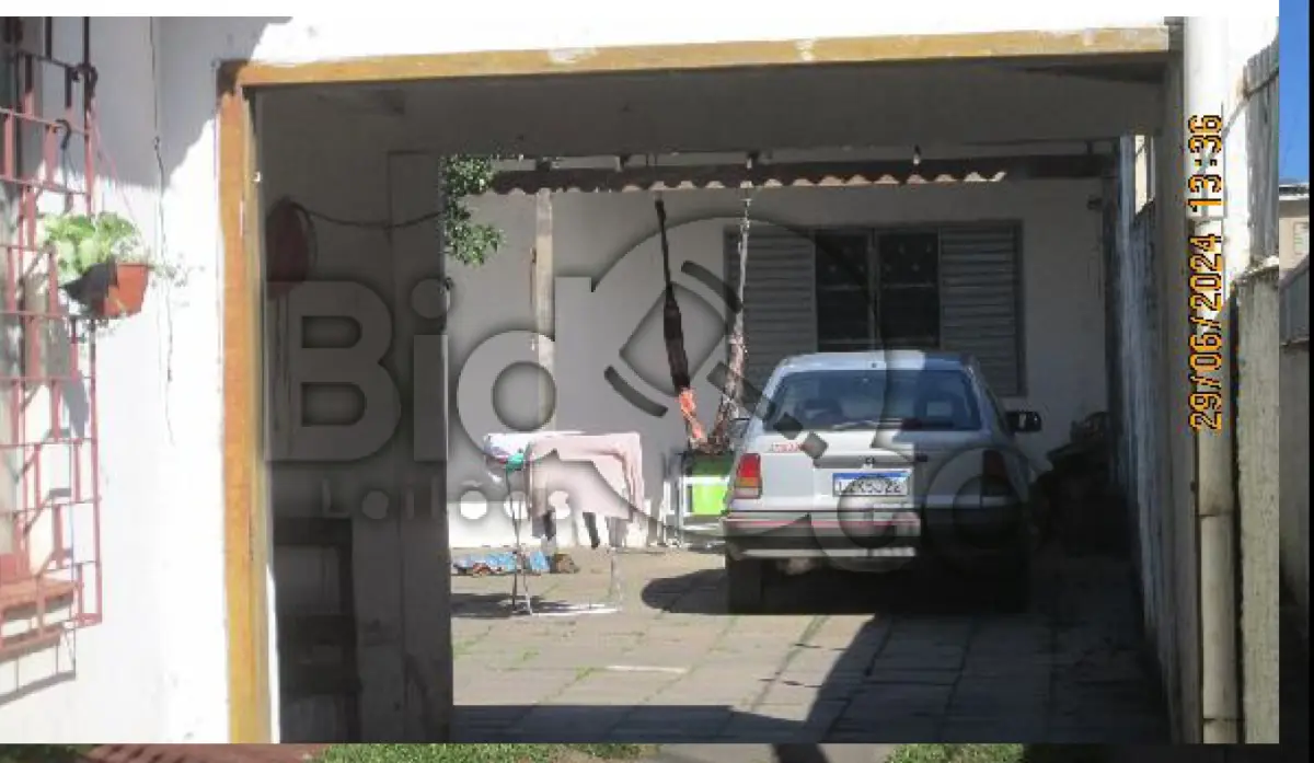 LOTE 001 - Natureza: Urbano / Tipo de imóvel: Casa / Matrícula: 4210 / Rip: 8683000245008 /Descrição: LOCALIZADO NA RUA SÃO CRISTOVÃO, 443, VILA BRANCA, GRAVATAÍ - RS