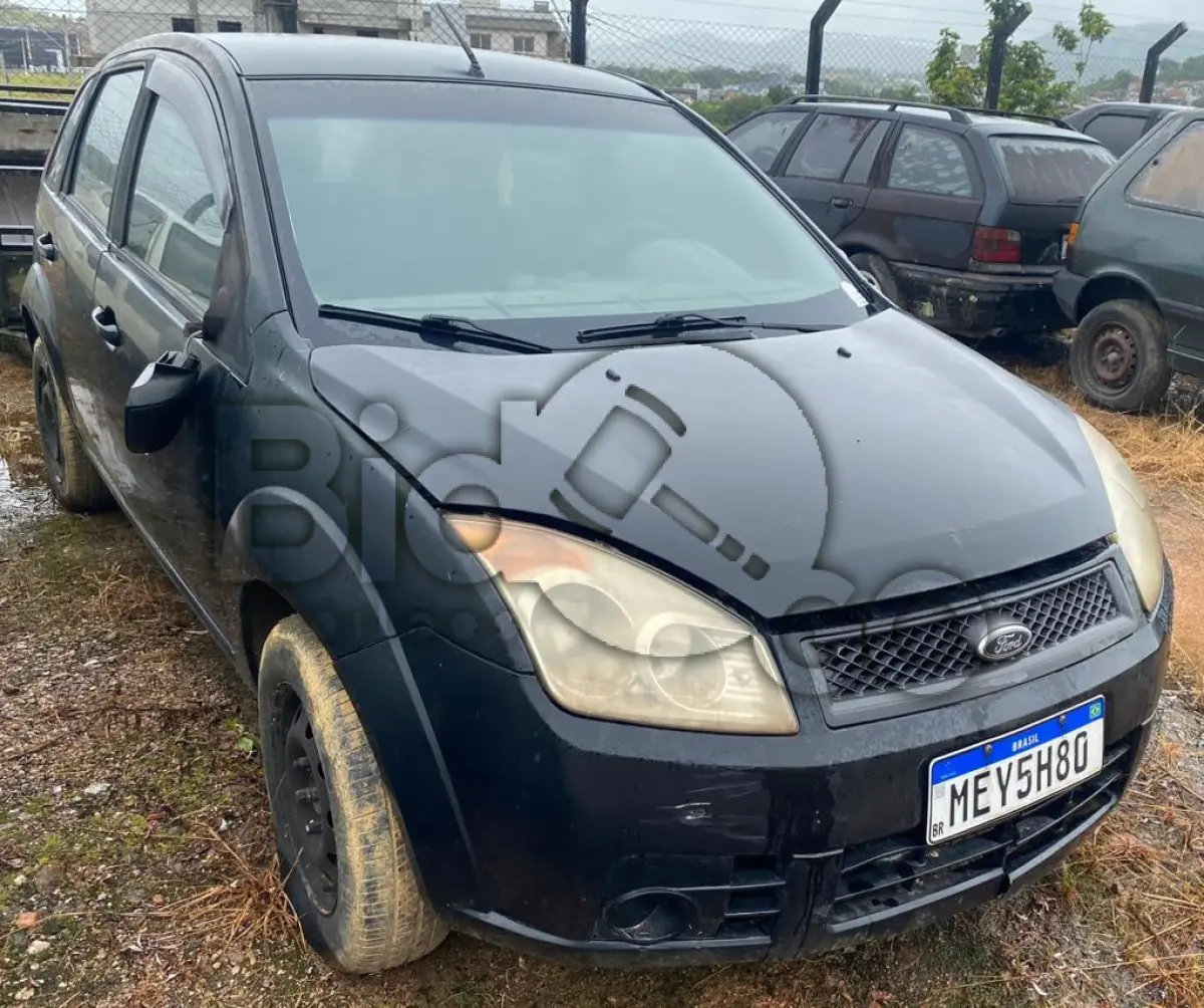 LOTE 002 - Espécie: PASSAGEIRO / Marca: FORD / Modelo: FIESTA FLEX / Placa: MEY5H08 / UF: SC / Município: Barra Velha / Ano fabricação: 2007 / Ano modelo: 2008 / Cor: PRETA / Chassi: 9BFZF10A588183175 / Motor: SMJA88183175 / RENAVAM: 00938538926