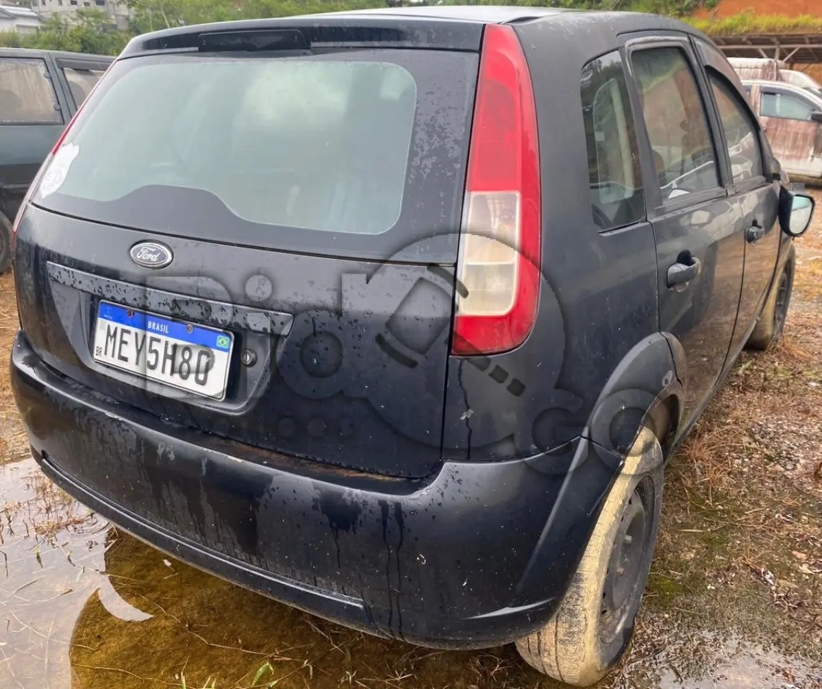 LOTE 002 - Espécie: PASSAGEIRO / Marca: FORD / Modelo: FIESTA FLEX / Placa: MEY5H08 / UF: SC / Município: Barra Velha / Ano fabricação: 2007 / Ano modelo: 2008 / Cor: PRETA / Chassi: 9BFZF10A588183175 / Motor: SMJA88183175 / RENAVAM: 00938538926