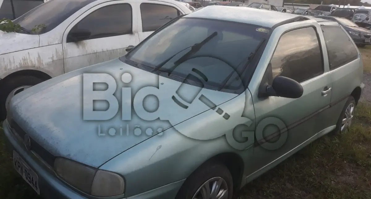 LOTE 006 - Espécie: PASSAGEIRO / Marca: VW / Modelo: GOL 1000I / Placa: KPN0944 / UF: SC / Município: Ituporanga / Ano fabricação: 1995 / Ano modelo: 1995 / Cor: VERDE / Chassi: 9BWZZZ377ST056263 / Motor: 023961 / RENAVAM: 00635354101