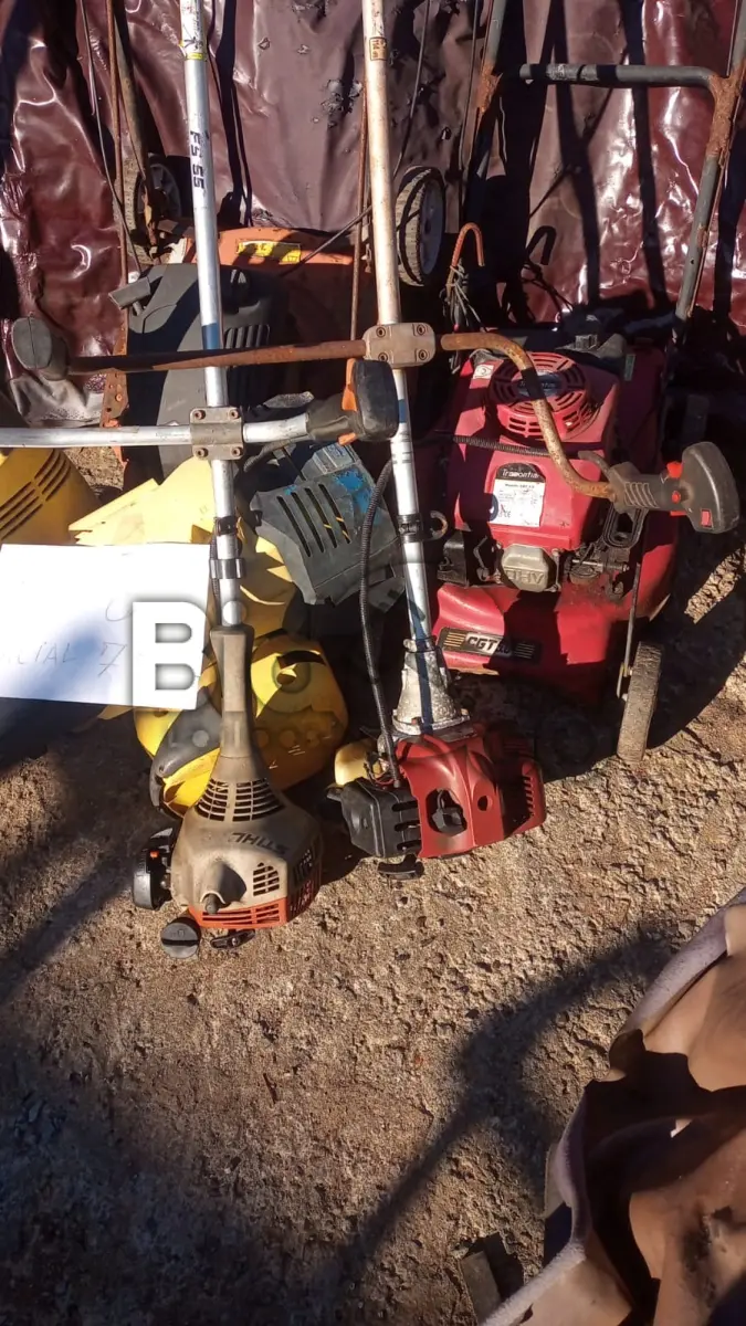 LOTE 001 - sucatas de Lava jato. Roçadeira a gasolina Cortador de grama a gasolina.