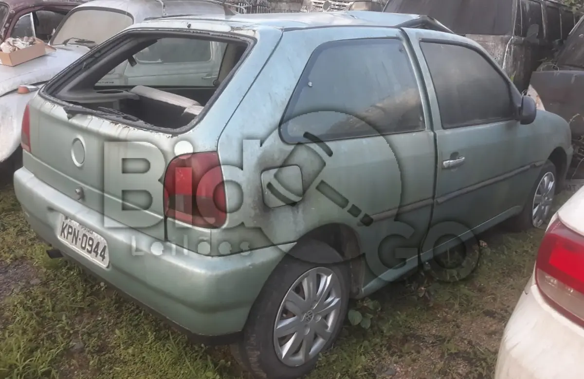 LOTE 006 - Espécie: PASSAGEIRO / Marca: VW / Modelo: GOL 1000I / Placa: KPN0944 / UF: SC / Município: Ituporanga / Ano fabricação: 1995 / Ano modelo: 1995 / Cor: VERDE / Chassi: 9BWZZZ377ST056263 / Motor: 023961 / RENAVAM: 00635354101