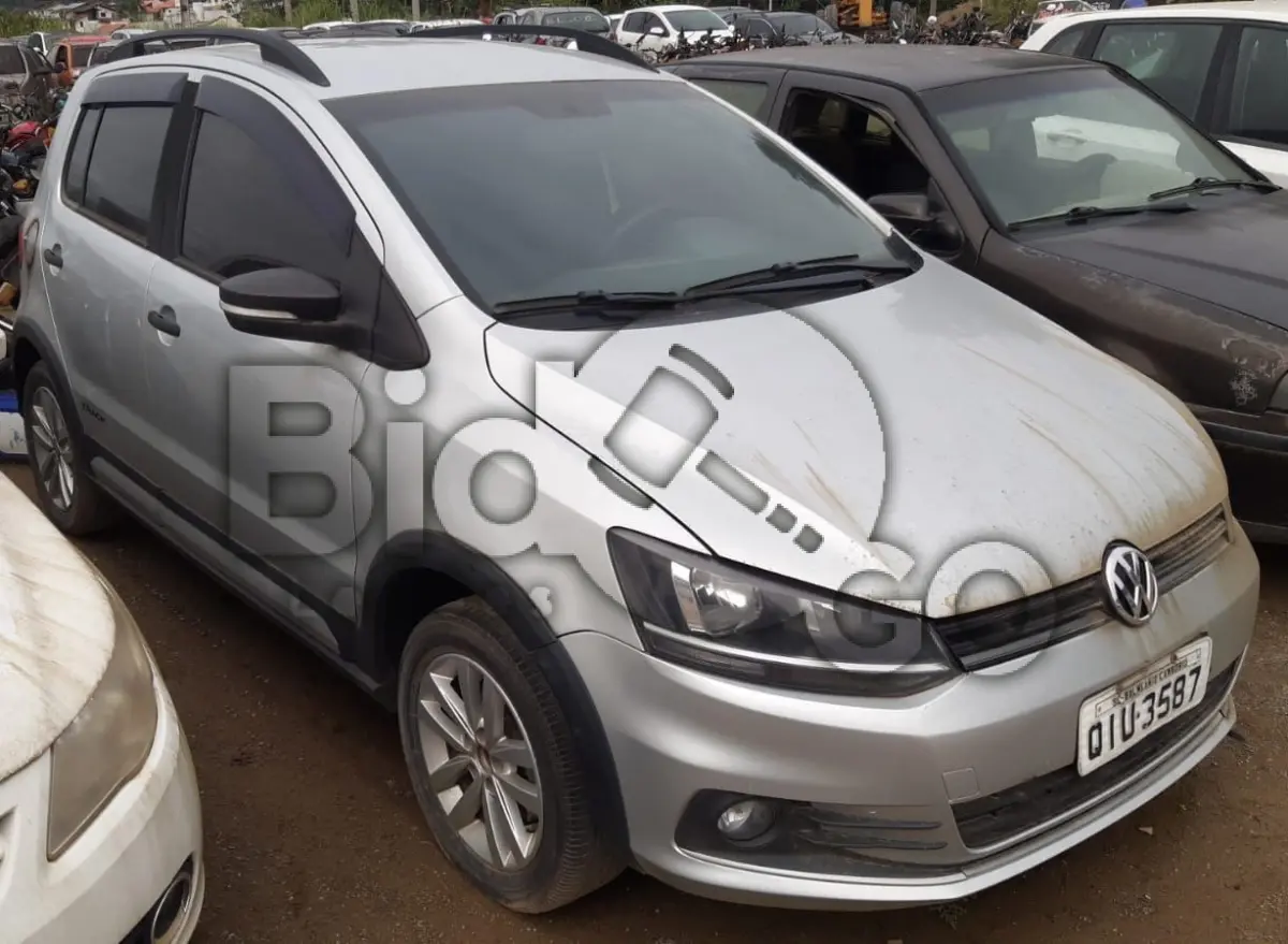 LOTE 009 - Espécie: PASSAGEIRO / Marca: VW / Modelo: FOX TRACK MCV / Placa: QIU3587 / UF: SC / Município: Balneário Camboriú / Ano fabricação: 2017 / Ano modelo: 2018 / Cor: PRATA / Chassi: 9BWAG45Z0J4012437 / Motor: CSE236379 / RENAVAM: 1129857350