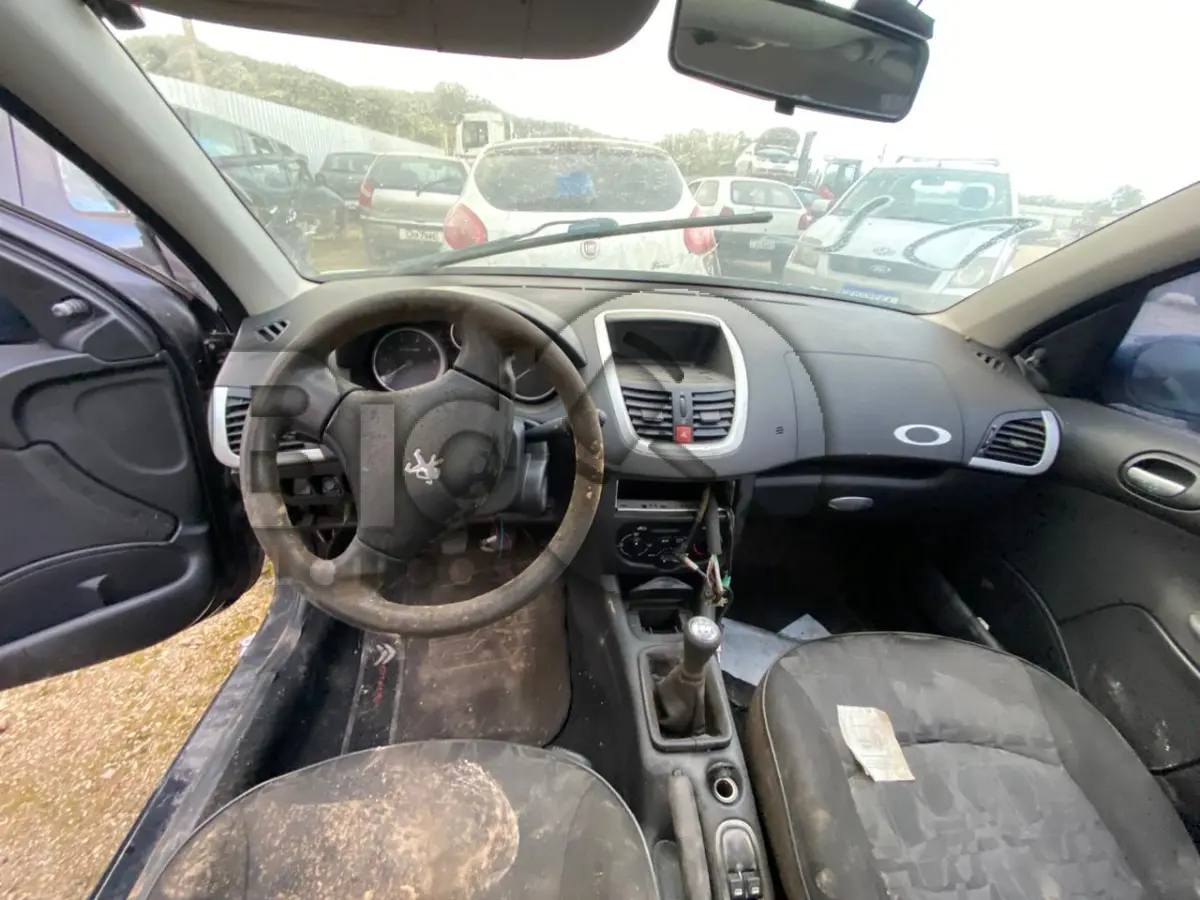 LOTE 003 - Espécie: PASSAGEIRO / Marca: I / Modelo: PEUGEOT 207HB XR / Placa: AEW0092 / UF: SC / Município: Navegantes / Ano fabricação: 2010 / Ano modelo: 2010 / Cor: PRETA / Chassi: 8AD2MKFWXBG021142 / Motor: 10DBSS0099303 / RENAVAM: 233364030