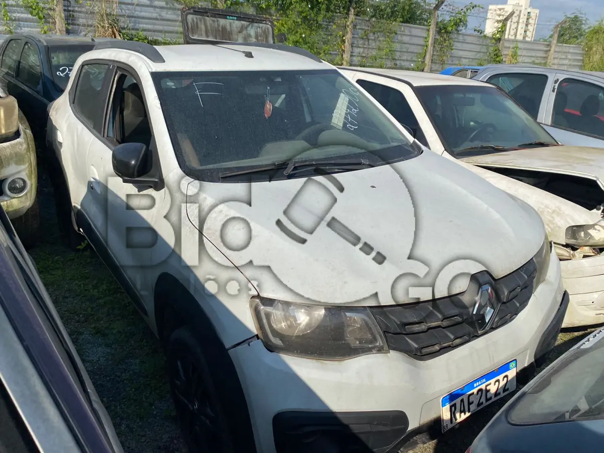 LOTE 013 - Espécie: PASSAGEIRO / Marca: RENAULT / Modelo: KWID OUTSID 10MT / Placa: RAF2E22 / UF: SC / Município: Guabiruba / Ano fabricação: 2019 / Ano modelo: 2020 / Cor: BRANCA Chassi: 93YRBB009LJ288645 / Motor: B4DA402Q179011 / RENAVAM: 01223799015