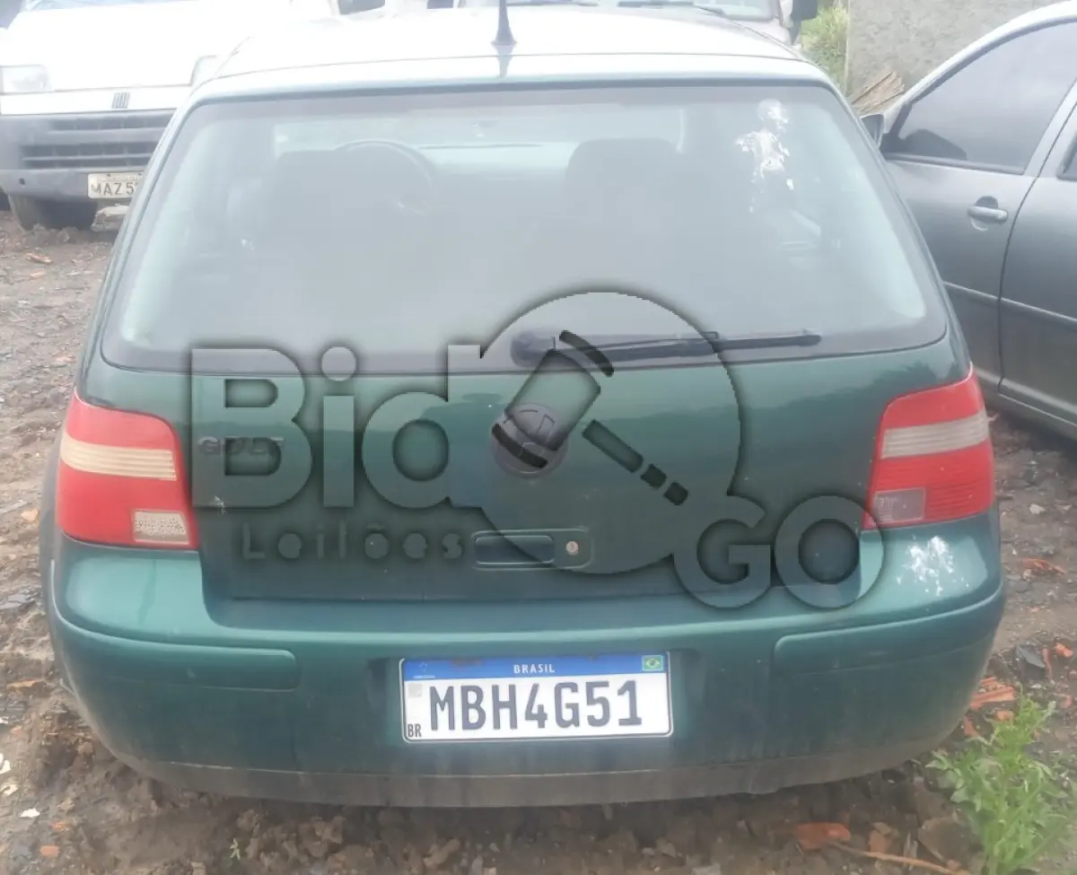 LOTE 028 - Espécie: PASSAGEIRO / Marca: VW / Modelo: GOLF / Placa: MBH4G51 / UF: SC / Município: Chapadão do Lageado / Ano fabricação: 2000 / Ano modelo: 2001 / Cor: VERDE / Chassi: 9BWCA01J614022036 / Motor: AKL724066 / RENAVAM: 00751218111