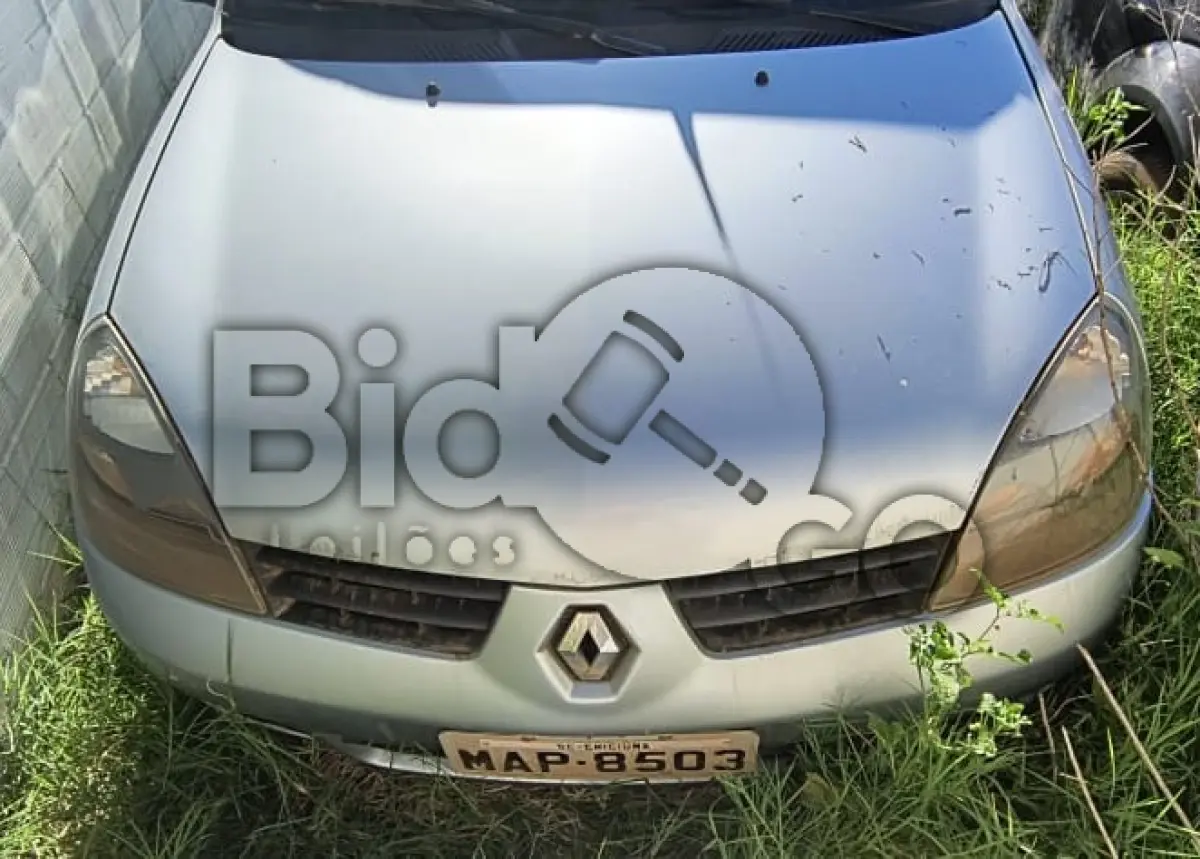 LOTE 001 - Espécie: PASSAGEIRO / Marca: RENAULT / Modelo: CLIO AUT 10 16VS / Placa: MAP8503 / UF: SC / Município: Criciúma / Ano fabricação: 2005 / Ano modelo: 2005 / Cor: PRATA / Chassi: 93YLB8B056J692788 / Motor: D4DG752Q003602 / RENAVAM: 00883108968 *Veículo afetado pela enchente