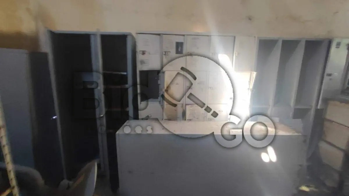 LOTE 007 - Arquivos de aço, prateleiras de metal, armários(racks) de informática, extintores, fogões industriais, ventiladores e outros.