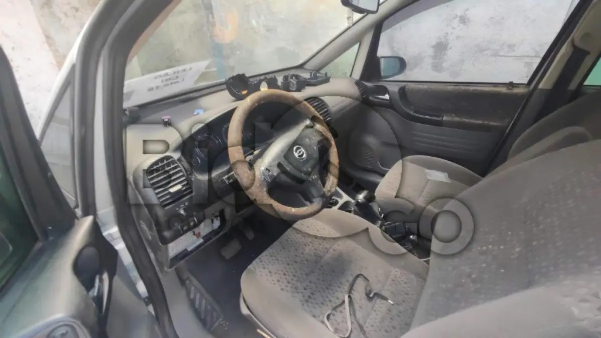 LOTE 018 - GM Zafira Elegance, Placa: IZP2012, Ano/Modelo: 2009/2010, Renavam: 179872842, C/ motor.