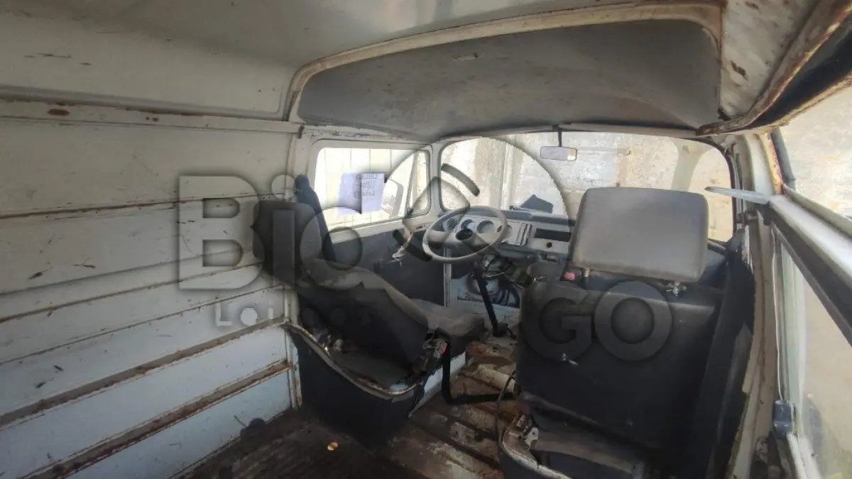 LOTE 013 - VW Kombi, Placa: IIQ4307, Ano/Modelo: 1998/1999, Renavam: 711761256, S/ MOTOR.