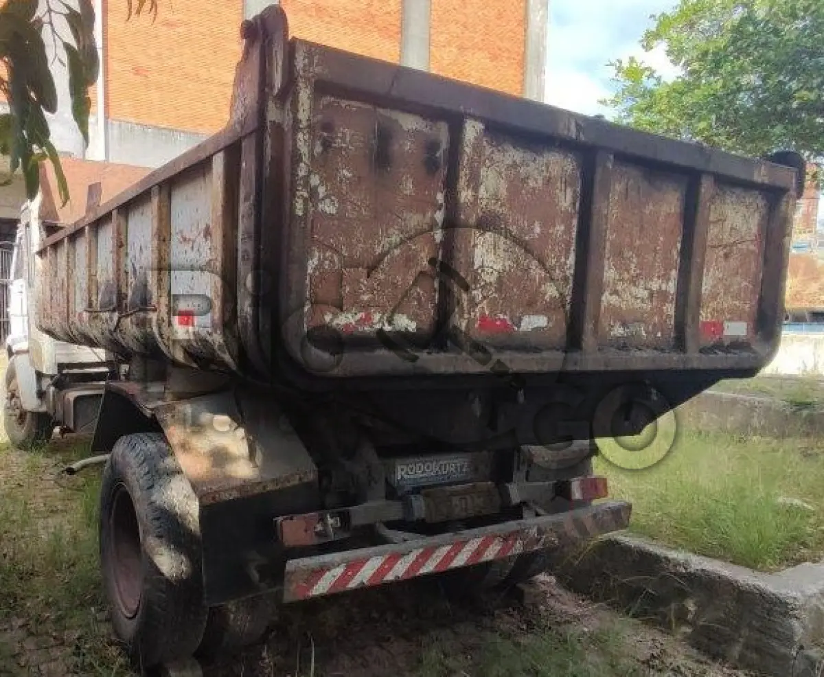 LOTE 023 - CAMINHÃO VW 11.130 – Caçamba, Placa: IKB-0138, Ano/Modelo: 1985/1985, Renavam: 572215924, Chassi: V019934 - C/ motor.