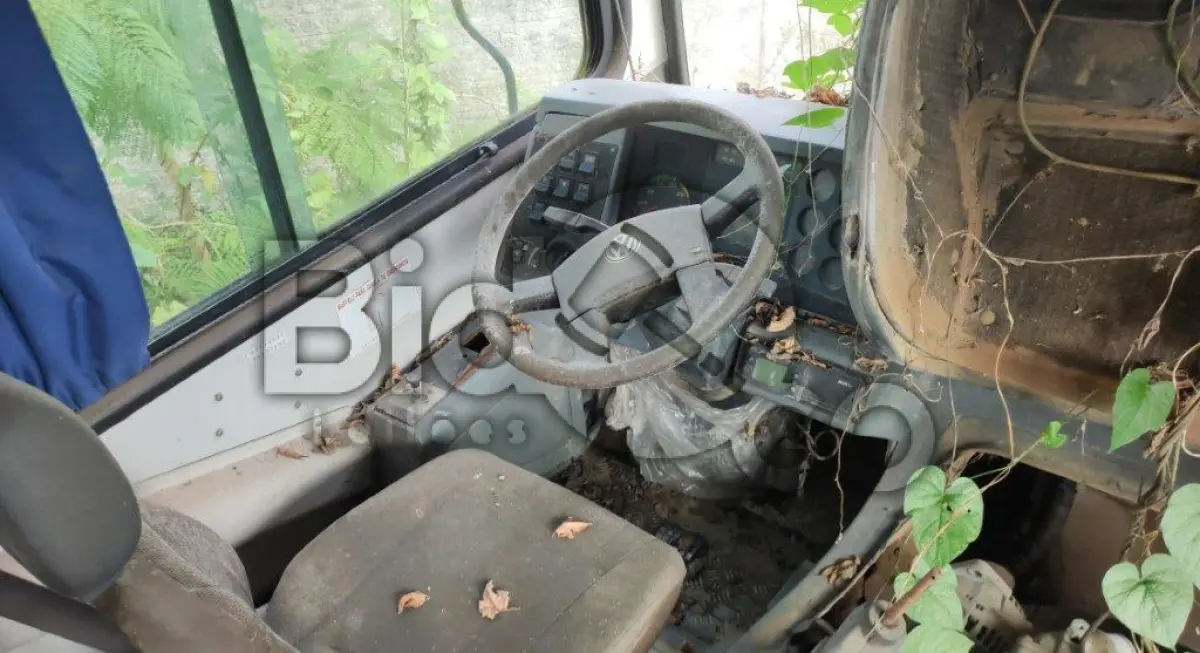 LOTE 025 - ONIBUS VW 15.190 - Placa: IRS-7671, Ano/Modelo: 2011/2011, Renavam: 307397319, Chassi: 9532882W7BR135374 - C/ motor - S/ caixa de câmbio.