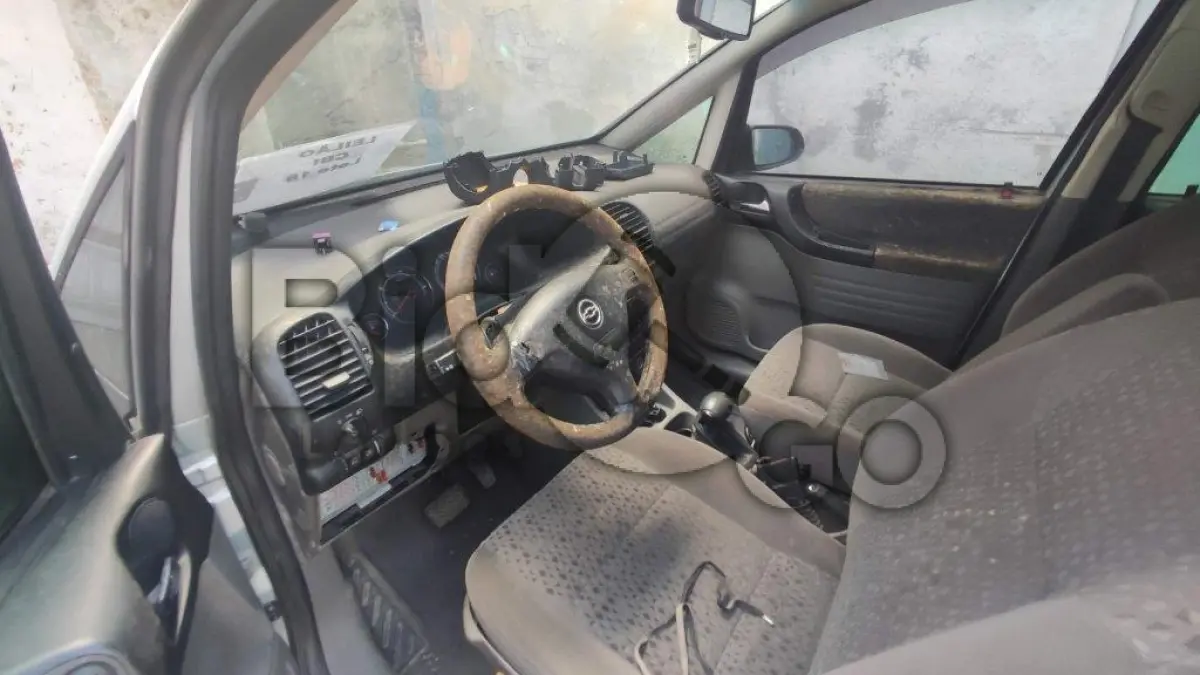 LOTE 018 - GM Zafira Elegance, Placa: IZP2012, Ano/Modelo: 2009/2010, Renavam: 179872842, C/ motor.