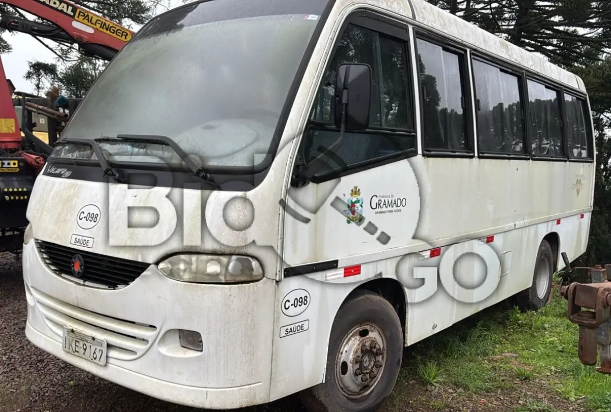 LOTE 005 - MICRO ÔNIBUS MARCOPOLO/ VOLARE LOTACAO COR BRANCA ANO 2001