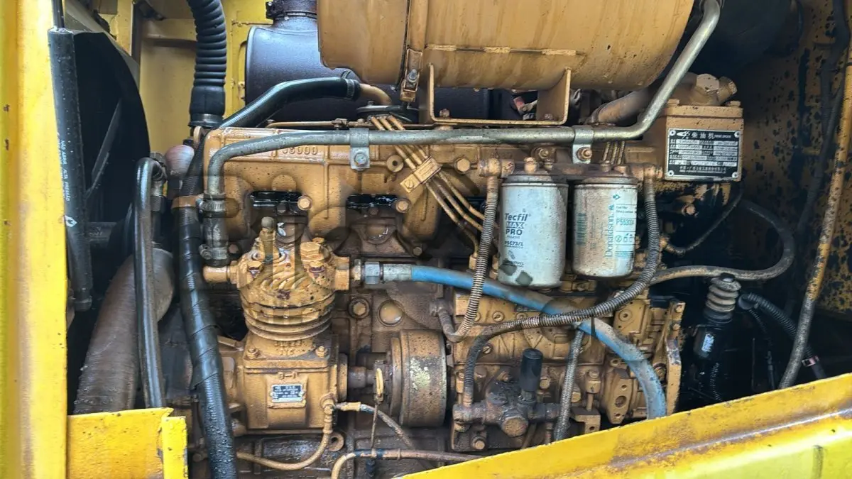LOTE 003 - MOTONIVELADORA MARCA CATERPILLAR 120 G MOT 0001 COR AMARELA ANO 1993 