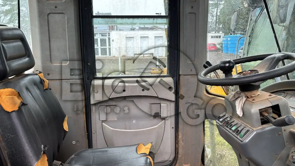 LOTE 001 - PÁ CARREGADEIRA XV 350K – 0011, MARCA MAHPEX,COR AMARELA ANO 2014,