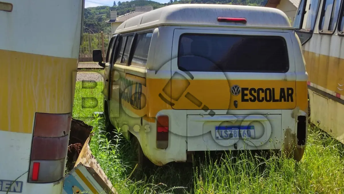 LOTE 017 - Automóvel VW/KOMBI, ano 2012/2012
