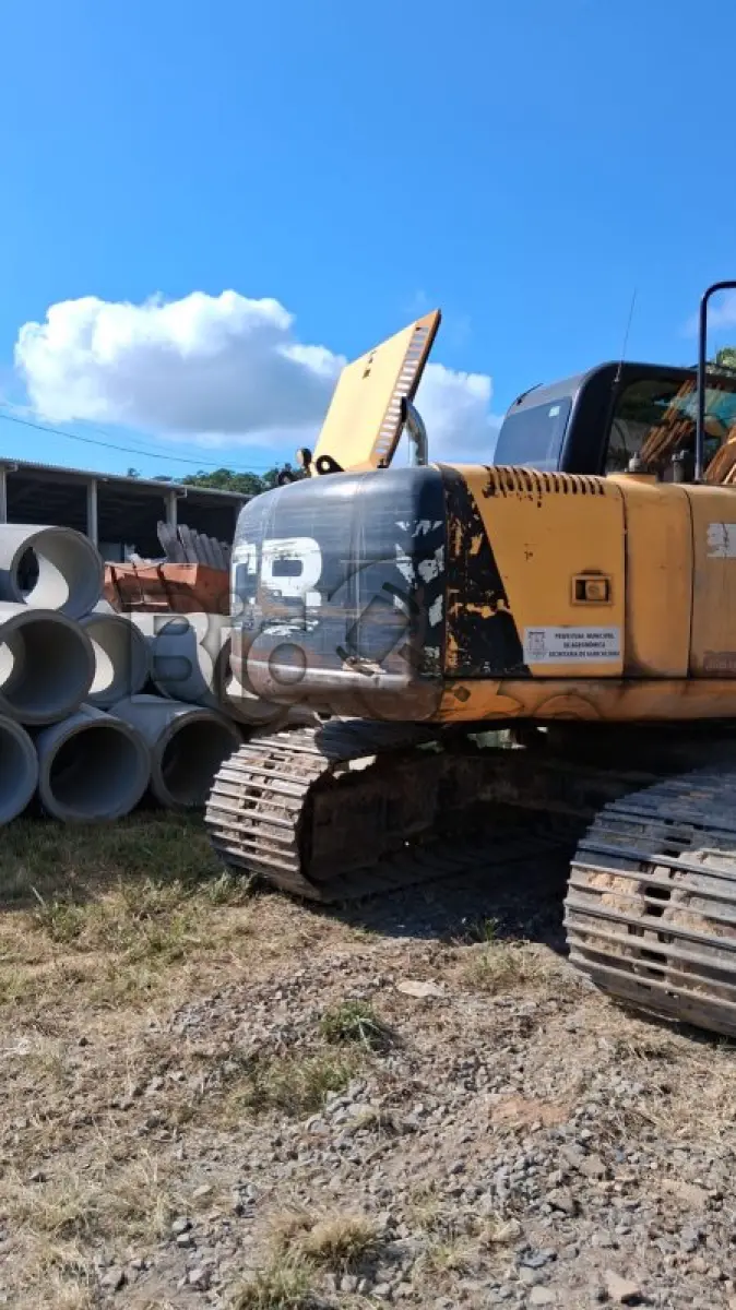 LOTE 006 - ESCAVADEIRA HIDRÁULICA JCB - MODELO JS160LC, Série: 14A5200