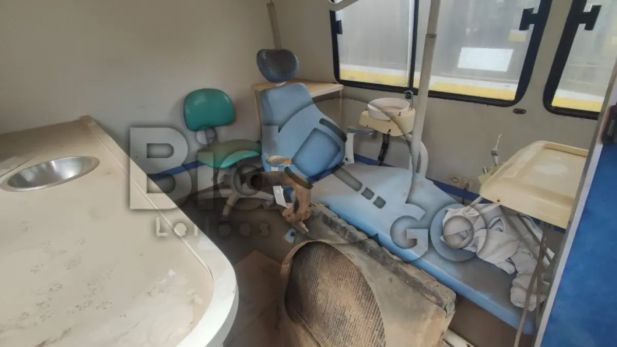LOTE 003 - Micro-ônibus, Marca/Modelo: MARCOPOLLO VOLARE, Fabricação/Modelo: 2002/2002