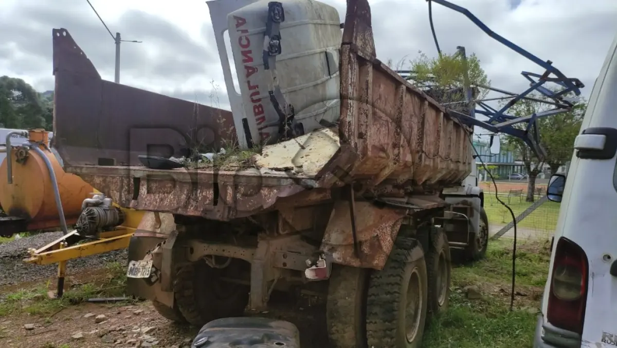 LOTE 005 - Caminhão, CAÇAMBA VW/VOLKSWAGEN, 23.210, ano 2002