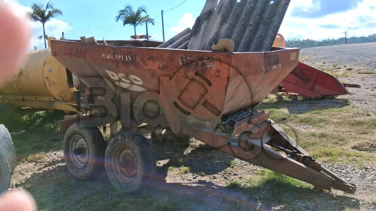 LOTE 020 - DISTRIBUIDOR ADUBO CALCÁRIO MARCA MATÃO