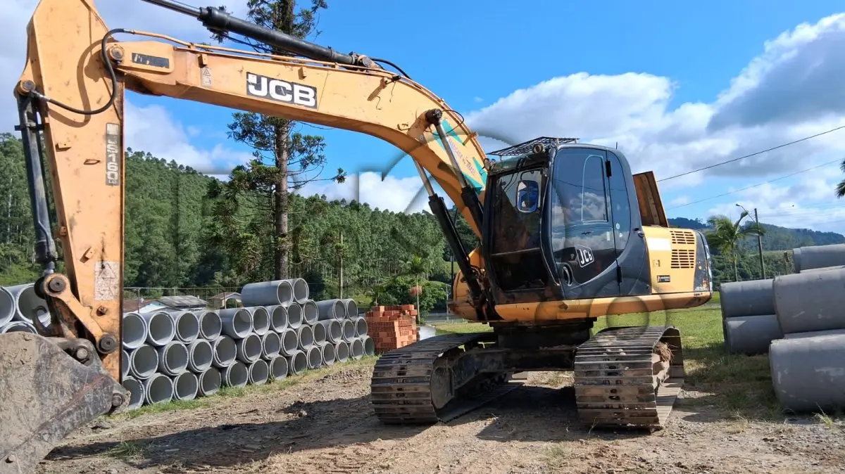 LOTE 006 - ESCAVADEIRA HIDRÁULICA JCB - MODELO JS160LC, Série: 14A5200