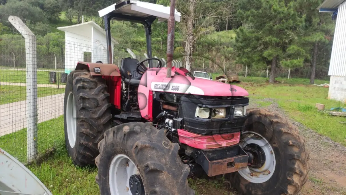 LOTE 018 - TRATOR AGRICOLA, MAHINDRA 8000, 4X4 2014