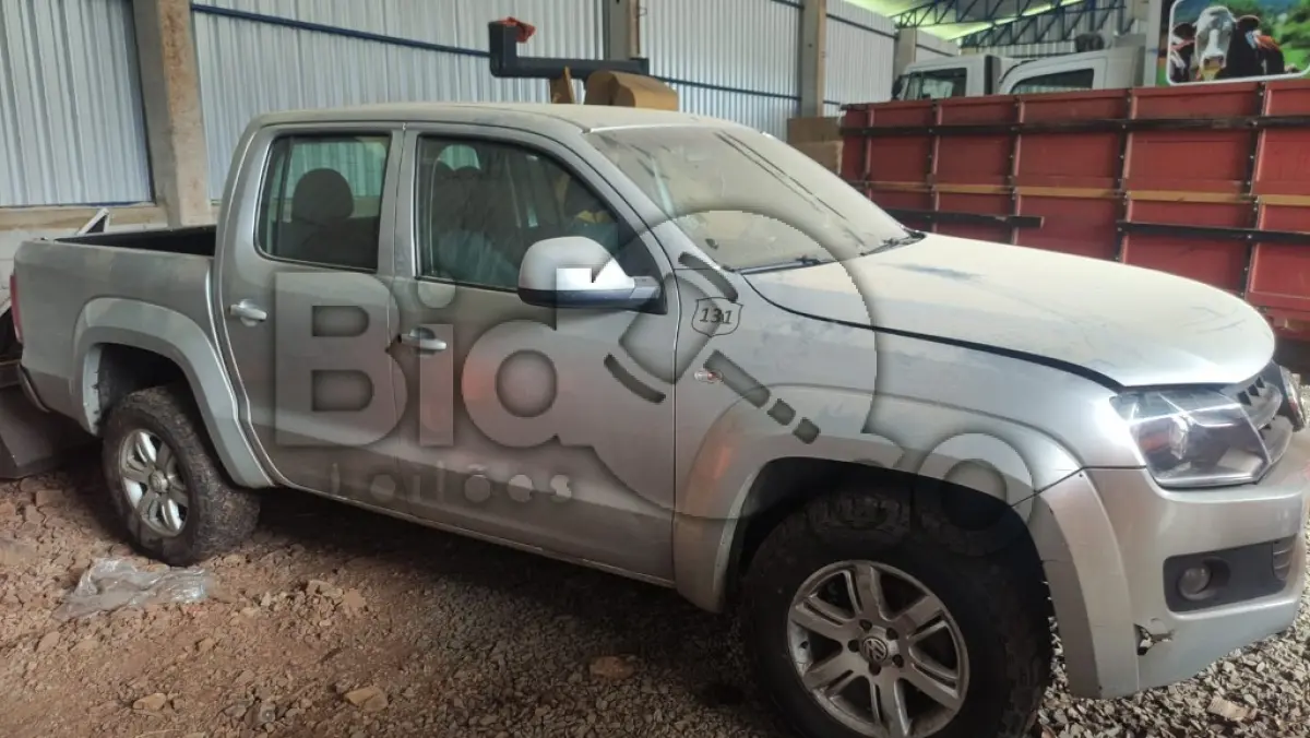 LOTE 013 - Automóvel VW/AMAROK CD 4X4 TREND, ano 2013/2013