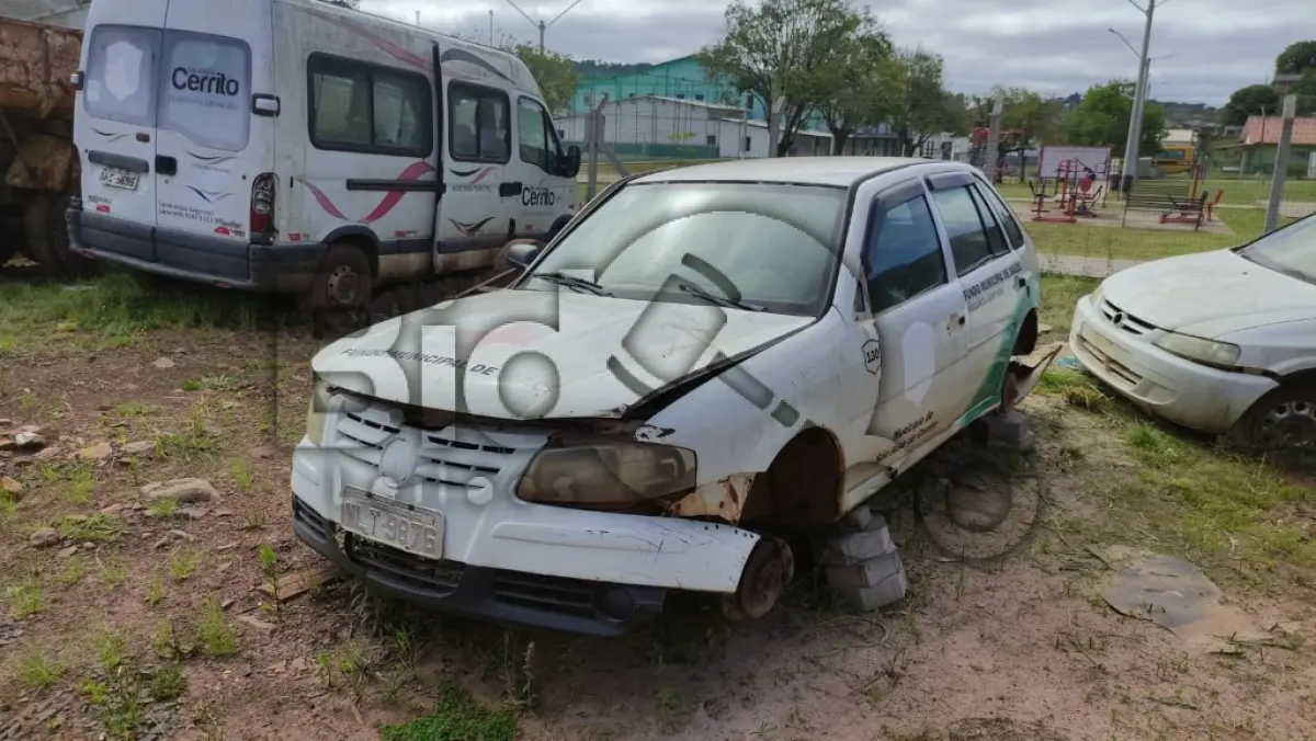 LOTE 014 - Automóvel VW/GOL 1.0 GIV, ano 2013/2014