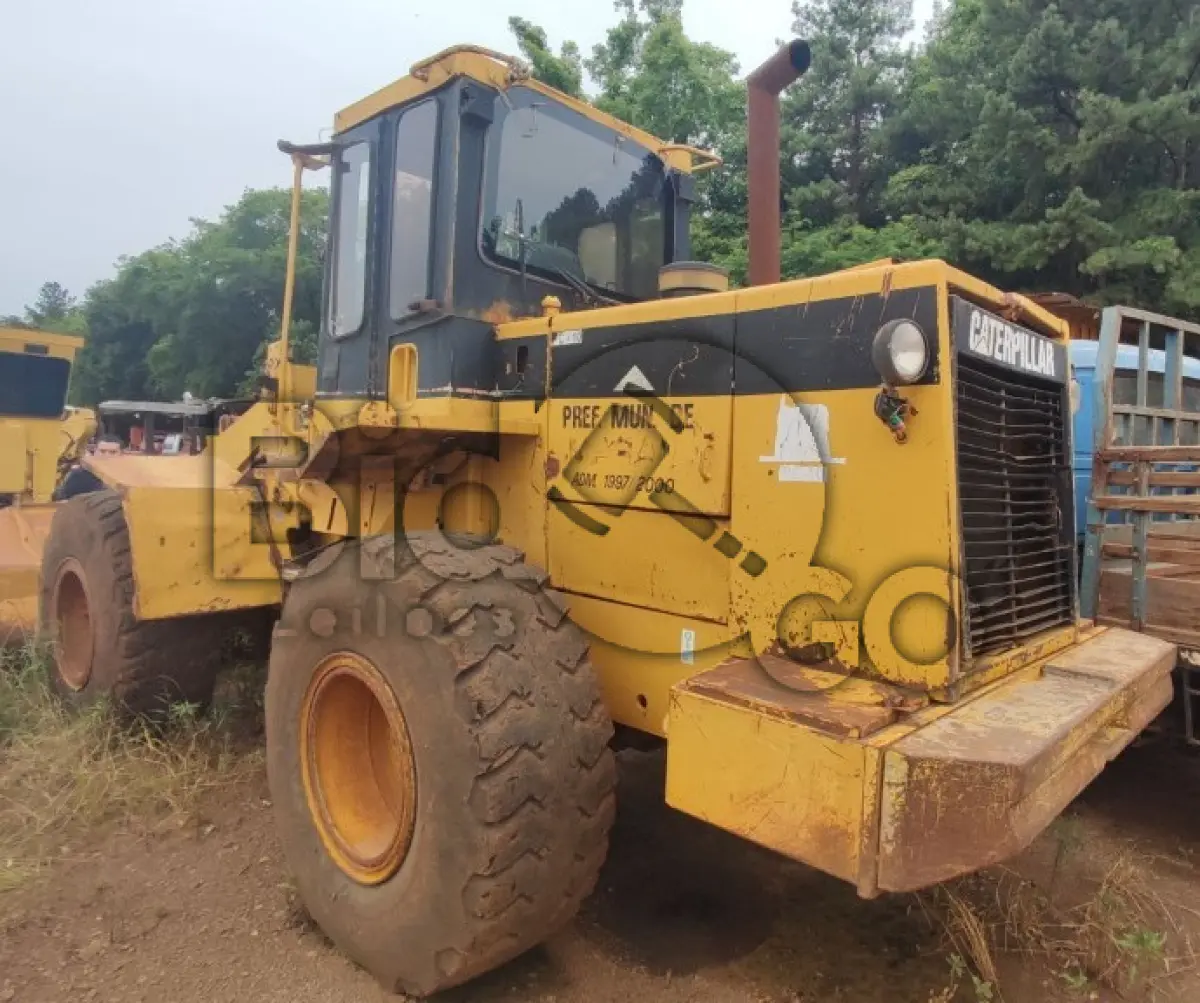 LOTE 015 - CARREGADEIRA Caterpillar 938 L