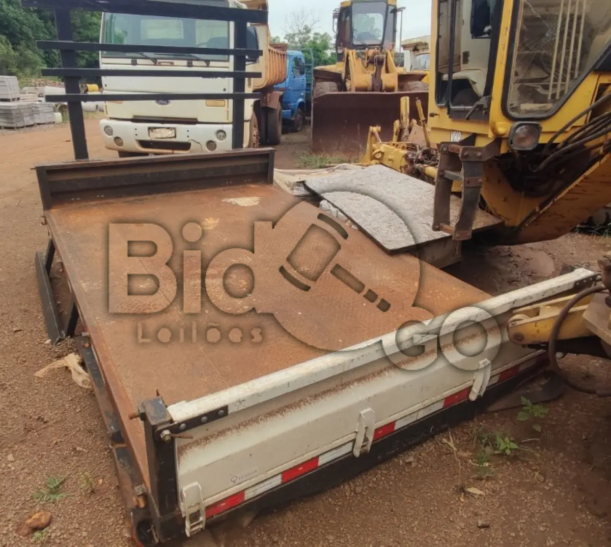 LOTE 001 - CARROCERIA METALICA MEDINDO 3x2,15 metros