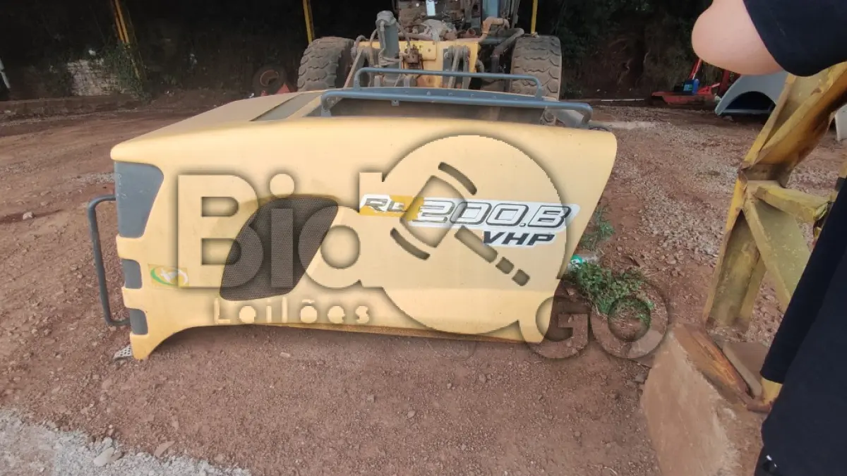 LOTE 017 - MOTONIVELADORA New Holland