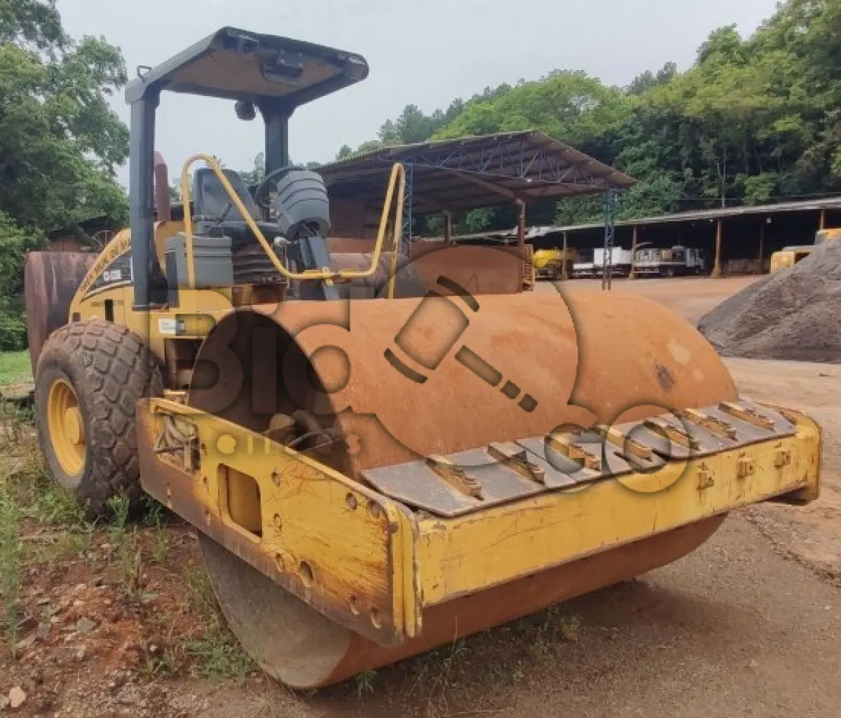 LOTE 021 - ROLO COMPACTADOR Caterpillar