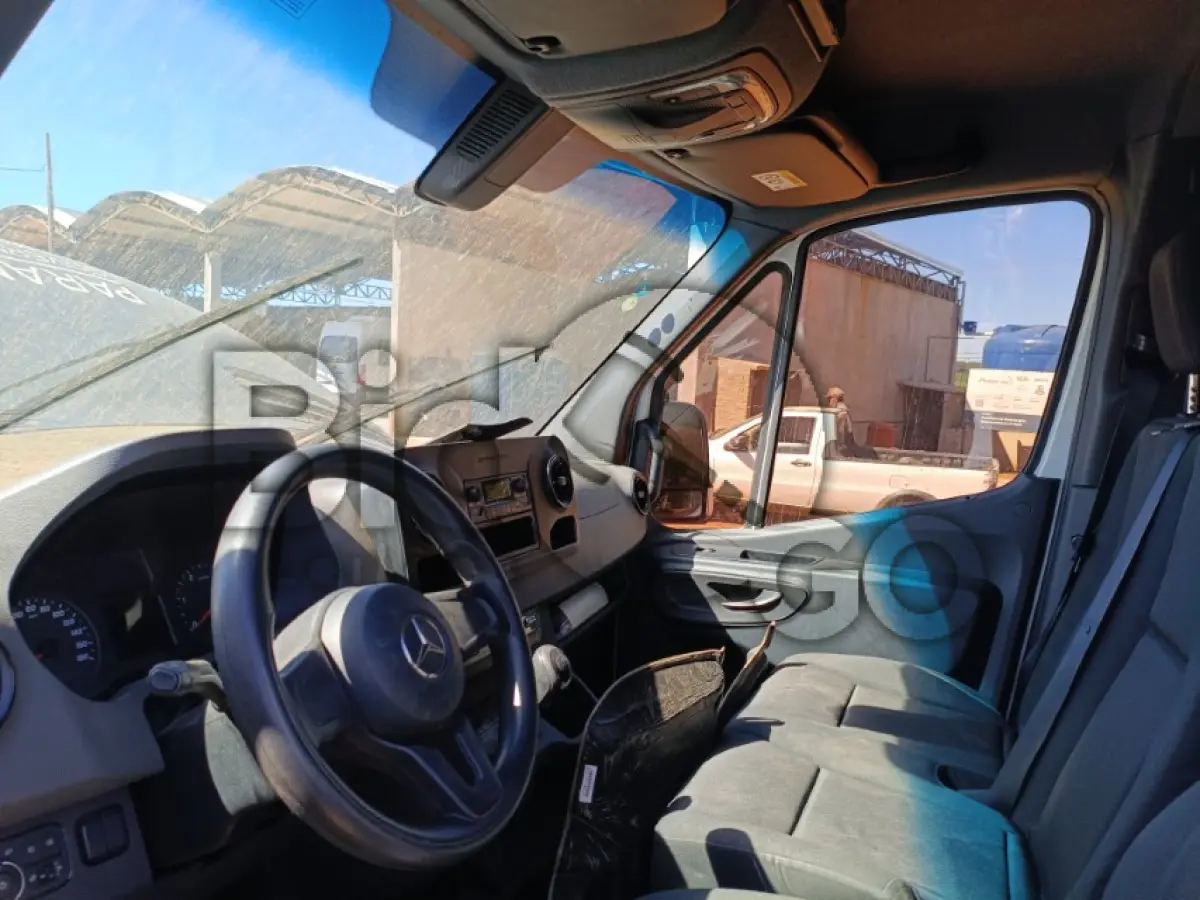 LOTE 006 - MICROONIBUS I/M.BENZ SPRINTER 2.3 16 LUGARES