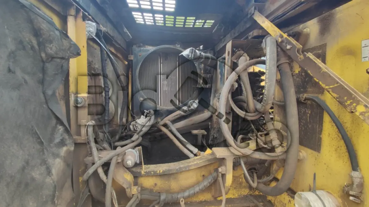 LOTE 018 - ESCAVADEIRA hidráulica Komatsu