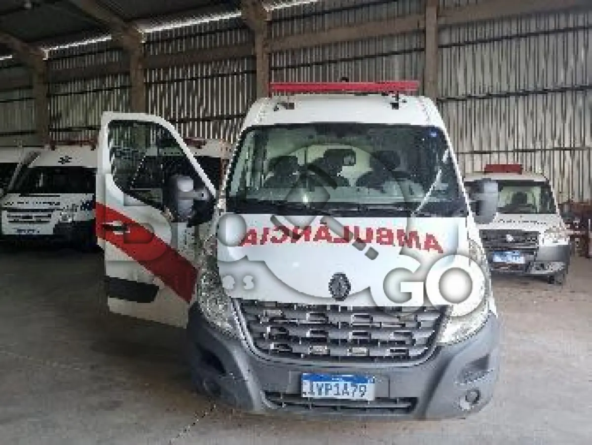LOTE 009 - AMBULÃNCIA RENAULT/CHAPECO MASTERAM, Ano/modelo: 2014/2015