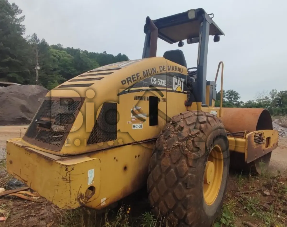 LOTE 021 - ROLO COMPACTADOR Caterpillar
