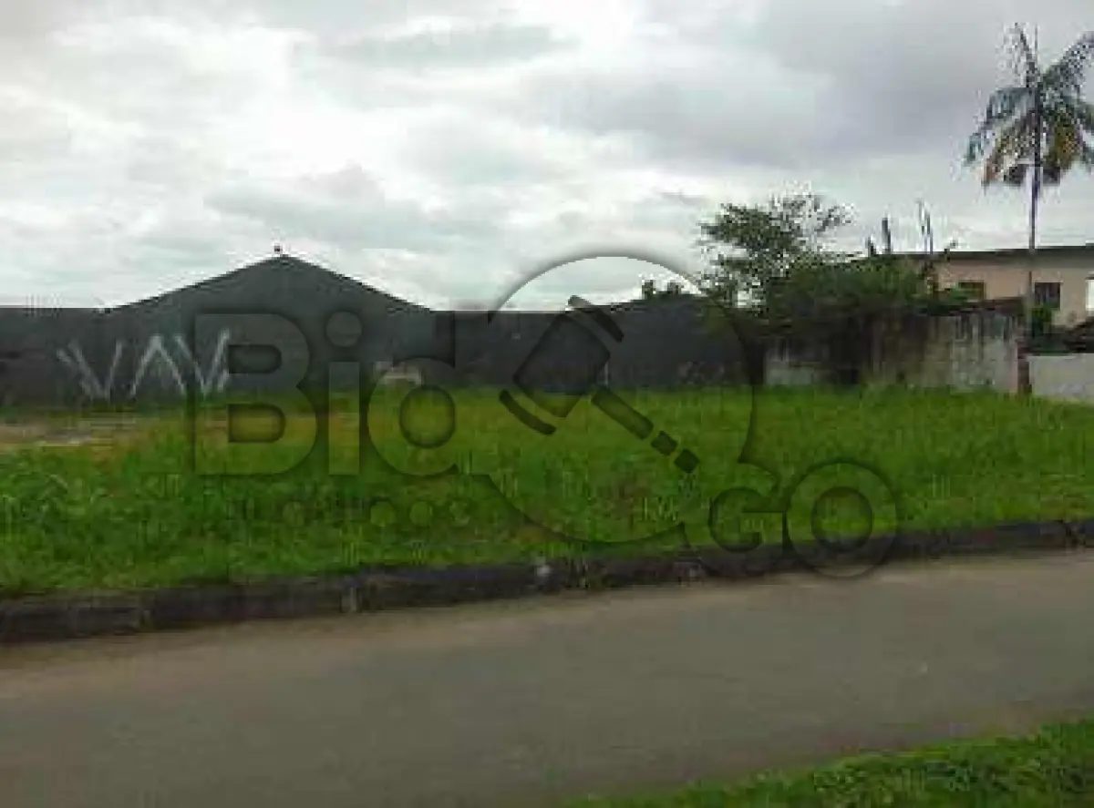 LOTE 002 - Imóvel situado na Rua Juliano Moreira, S/N - Bairro Boa Vista, Joinville /SC - Terreno com área de 400,00m², sem benfeitorias.