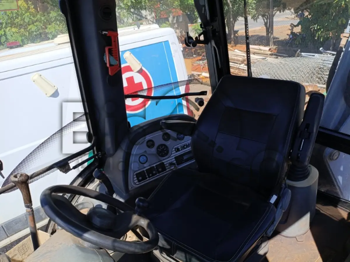 LOTE 016 - Retroescavadeira XCMG Série: xt870br