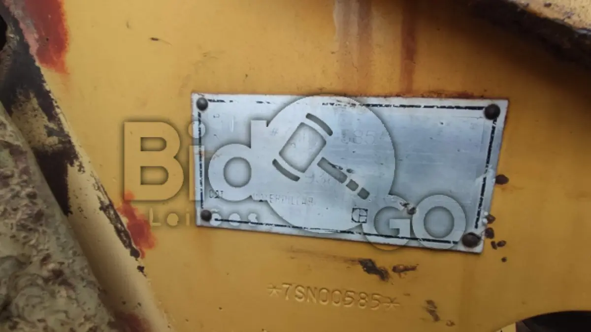 LOTE 015 - CARREGADEIRA Caterpillar 938 L