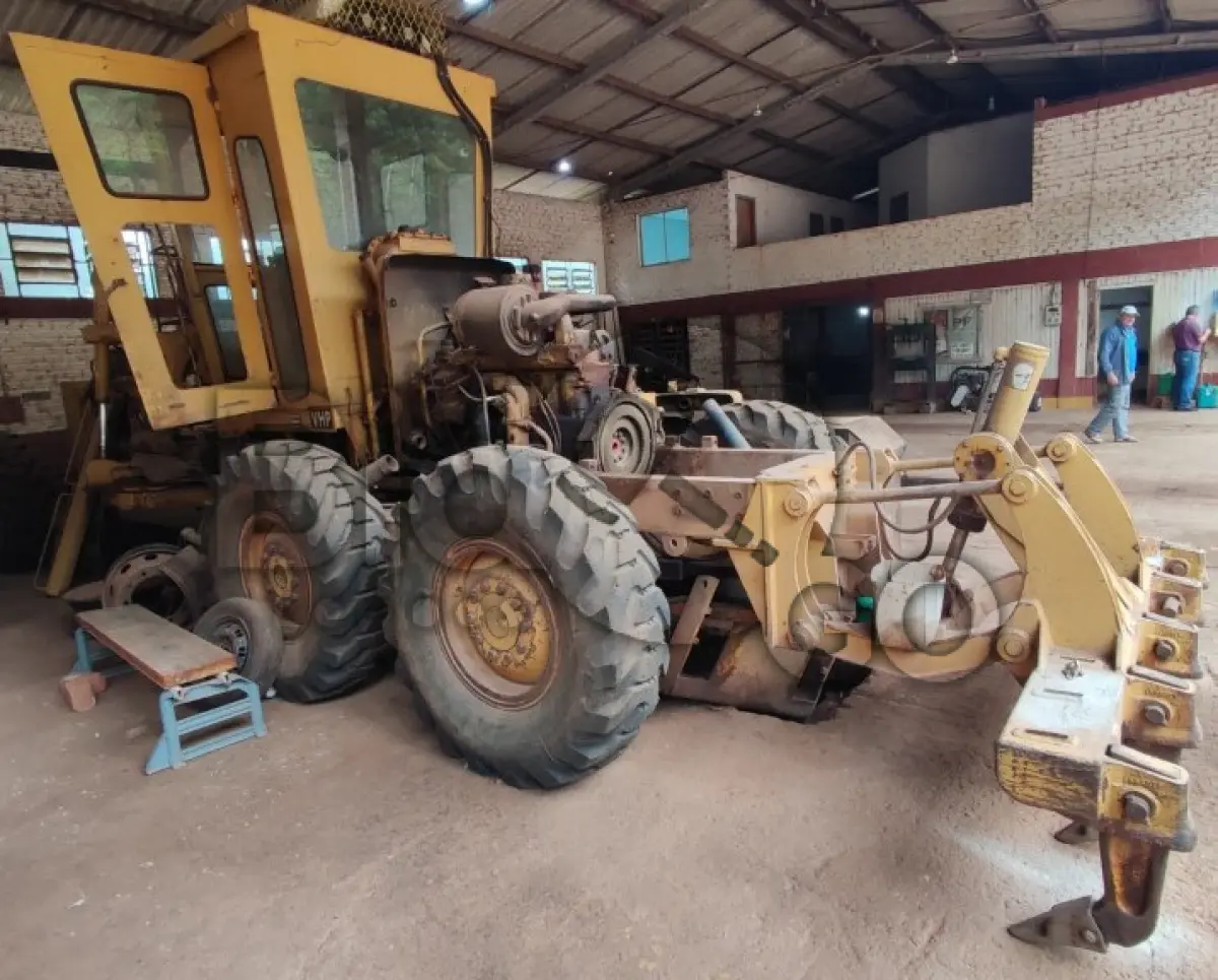 LOTE 020 - MOTONIVELADORA Caterpillar 140 G