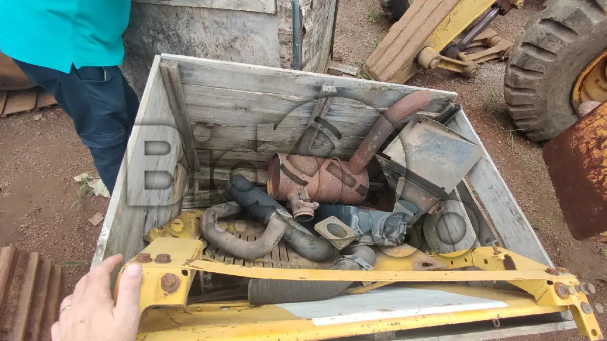 LOTE 018 - ESCAVADEIRA hidráulica Komatsu