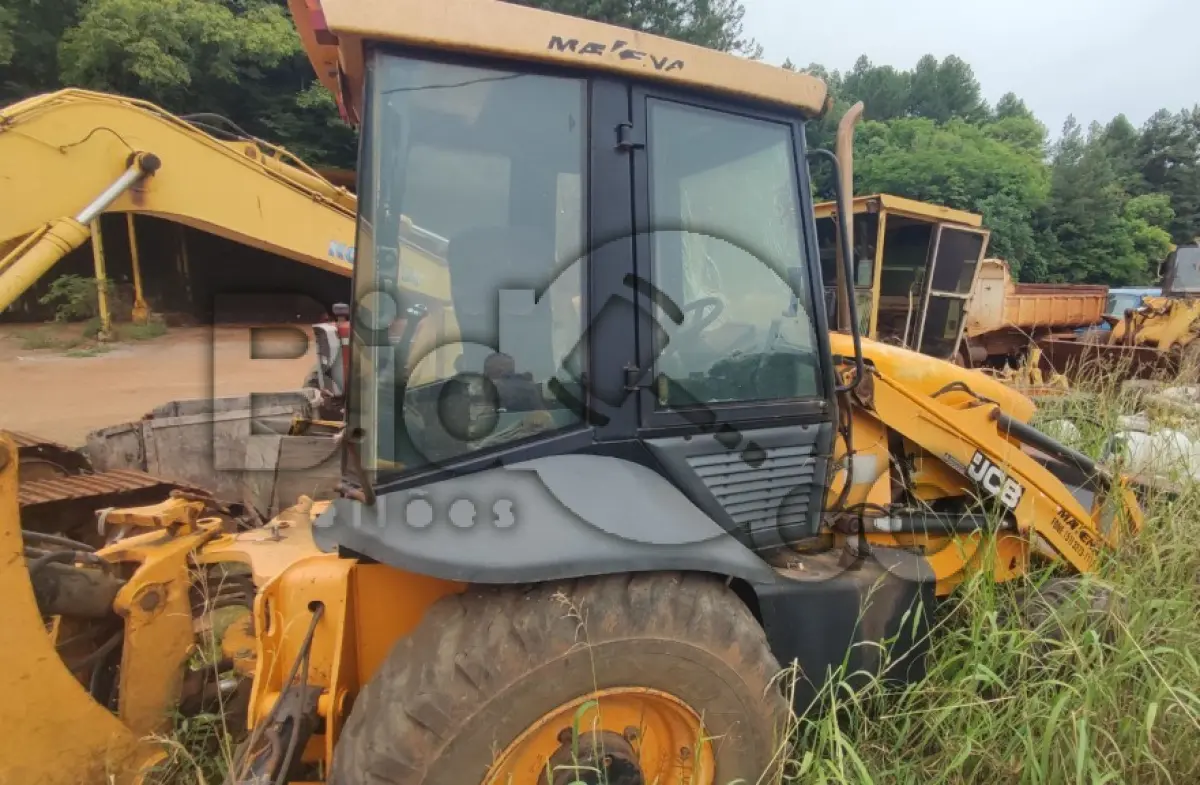 LOTE 019 - RETROESCAVADEIRA marca/modelo: MO/JCB 214E