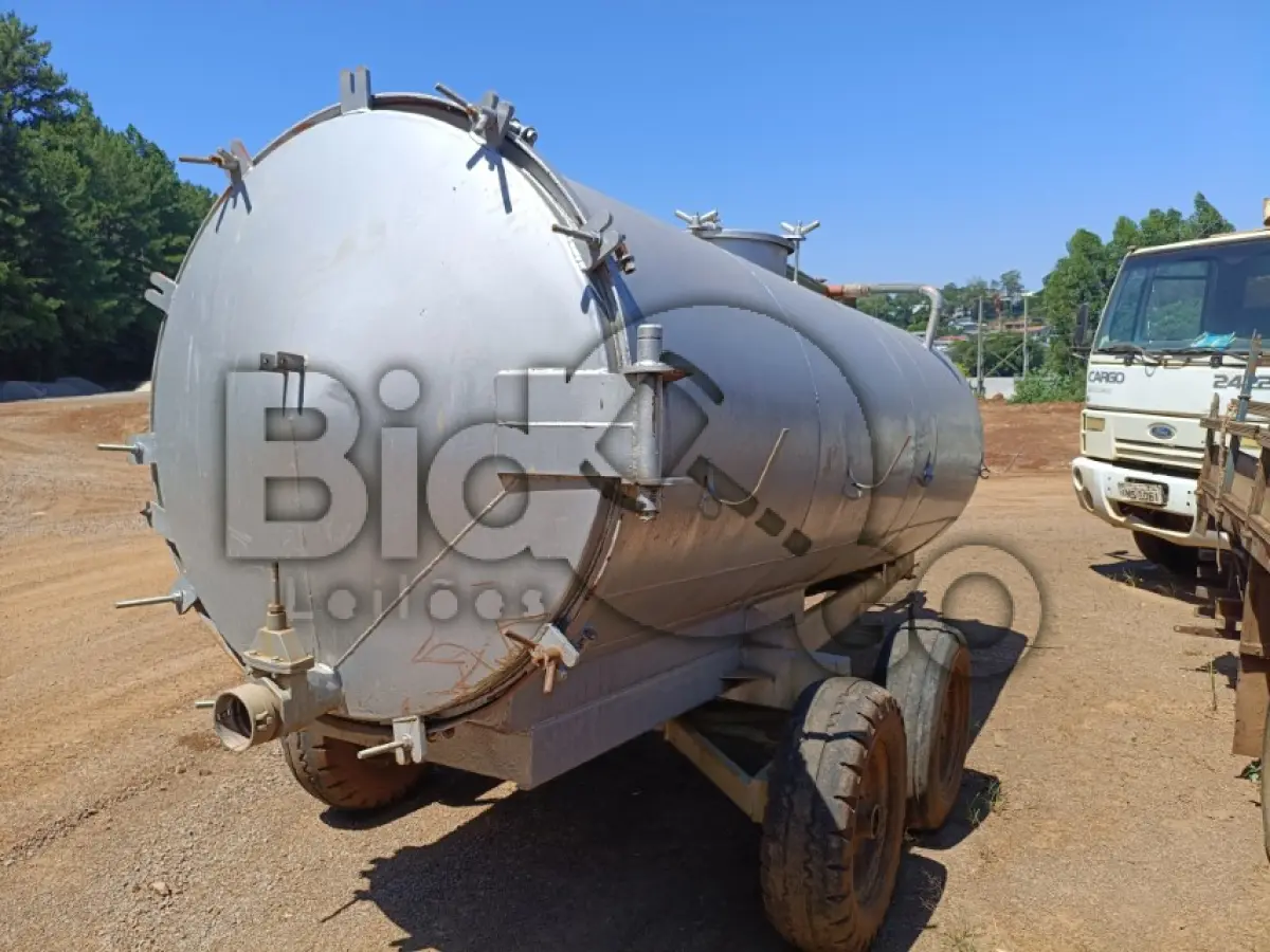 LOTE 014 - DISTRIBUIDOR de adubo líquido