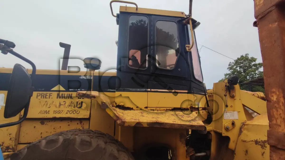 LOTE 015 - CARREGADEIRA Caterpillar 938 L