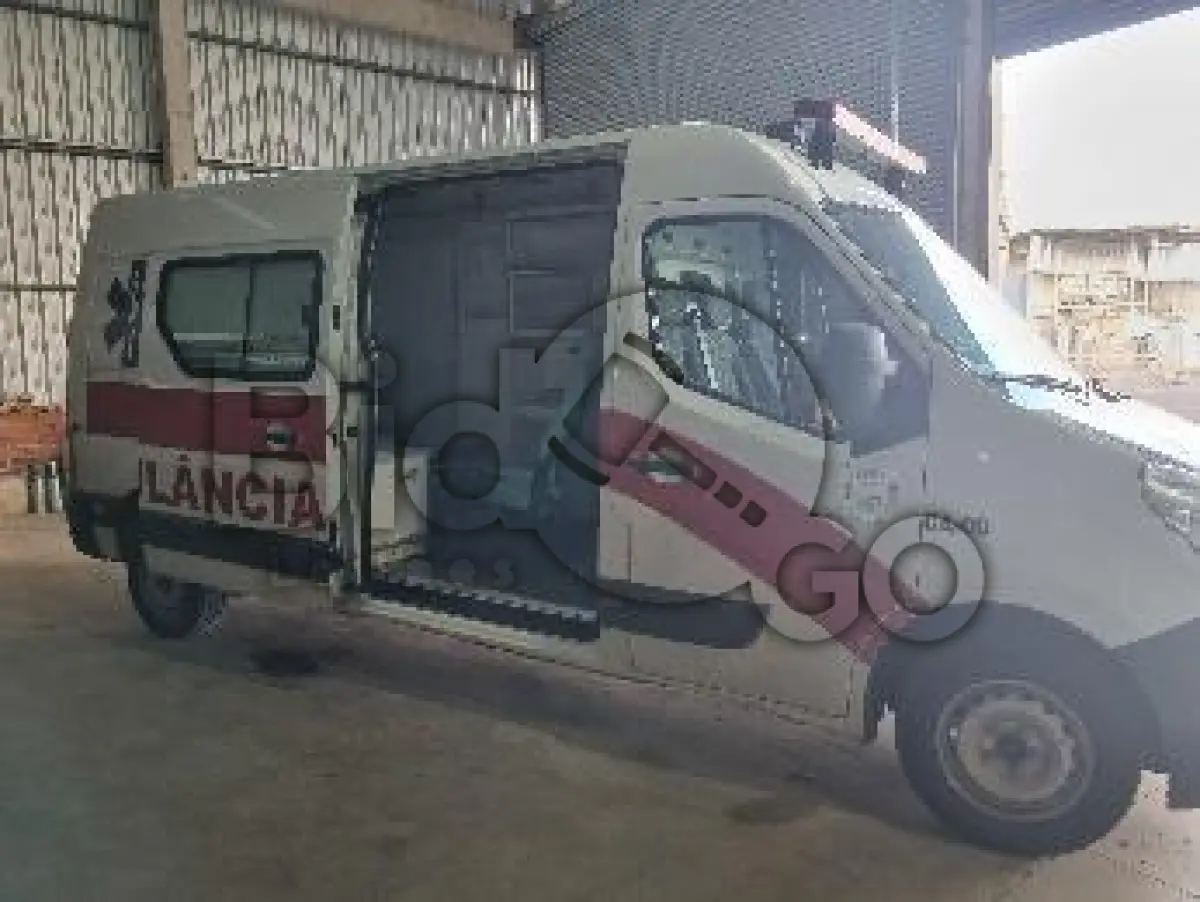 LOTE 009 - AMBULÃNCIA RENAULT/CHAPECO MASTERAM, Ano/modelo: 2014/2015