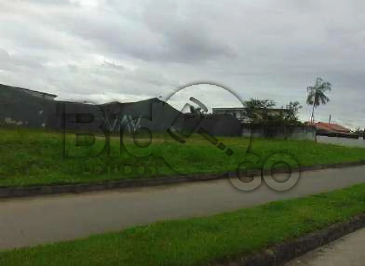 LOTE 002 - Imóvel situado na Rua Juliano Moreira, S/N - Bairro Boa Vista, Joinville /SC - Terreno com área de 400,00m², sem benfeitorias.