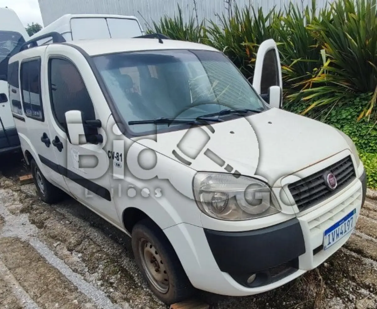 LOTE 007 - AUTOMOVEL FIAT/DOBLO ESSENCE 1.8, Ano/modelo: 2014/2014